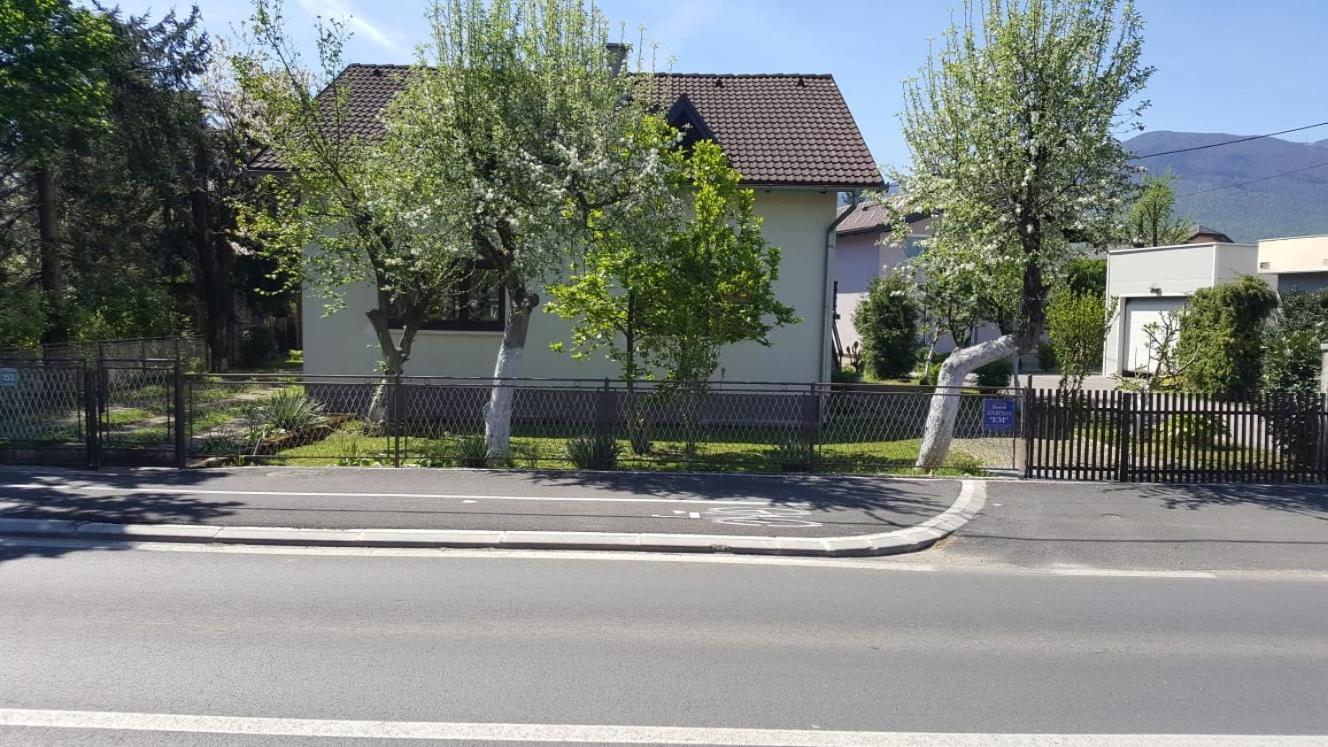 Apartman "Em" Bihac Exterior photo